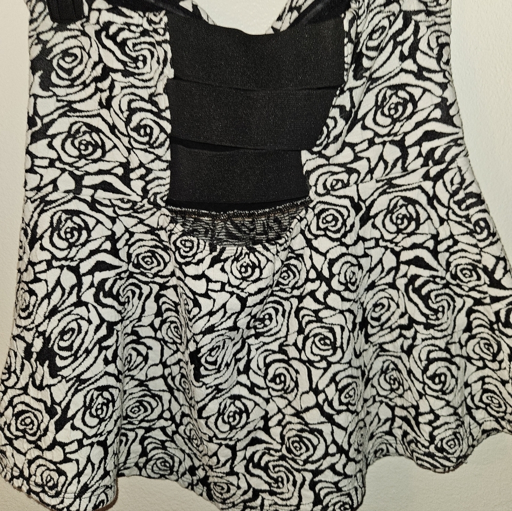 Pins And Needles Womans Black And White Floral Strapless Top Size L - Picture 7 of 13
